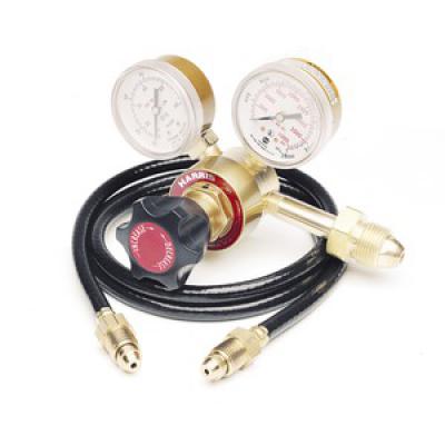 DELUXE ADJUSTABLE GAS REGULATOR AND HOSE KIT