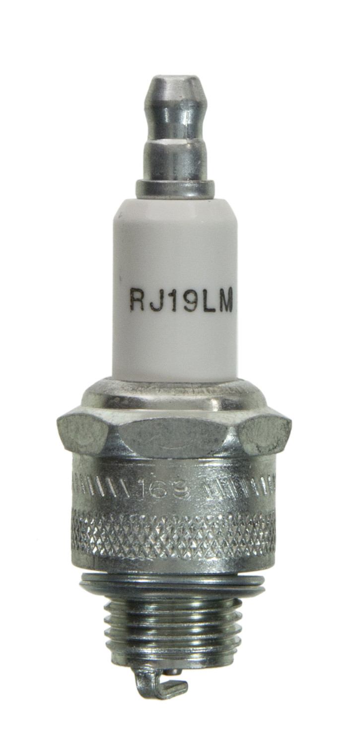 RJ19LM Champion Spring/Summer Spark Plug, 1-pk